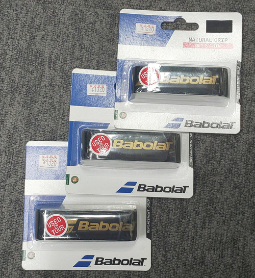 Babolat Natural Grip （バボラナチュラルグリップ）レザーグリップ ブラックカラー在庫限りでご奉仕中！！
