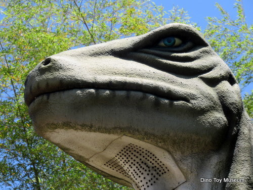 山口県和木町の蜂ヶ峯総合公園・恐竜の森の恐竜たち