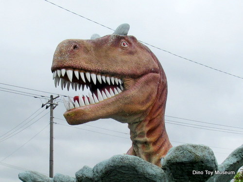 2019年に福井県を訪れた時に、郡町交差点の脇の恐竜モニュメントにも会ってきました