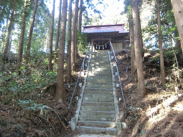 ４諏訪神社参道階段